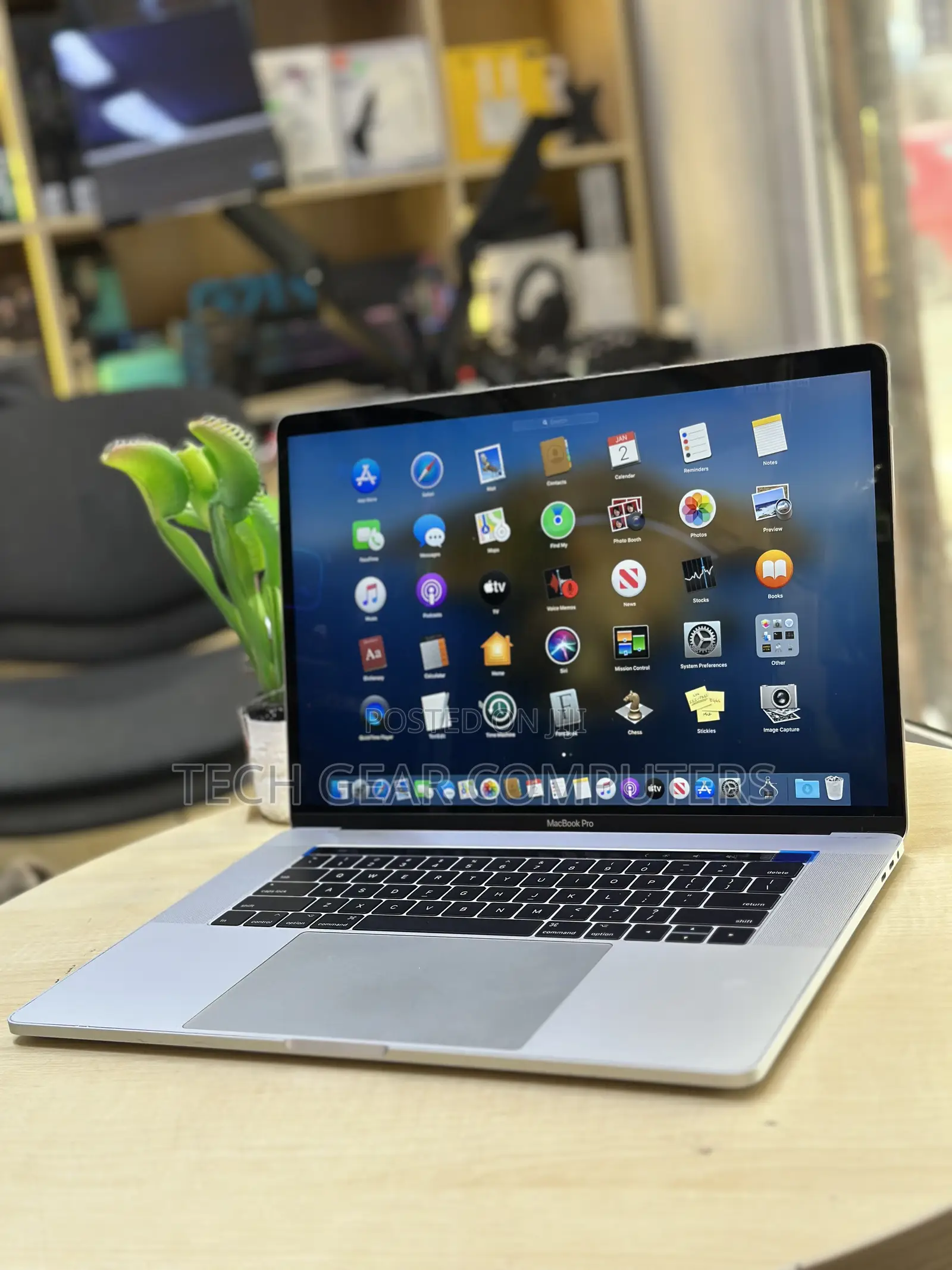 Laptop Apple MacBook Pro 2017 16GB Intel Core i7 SSD 512GB