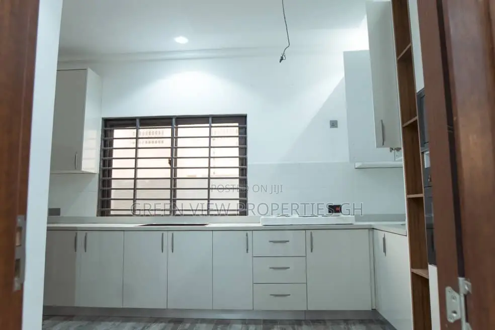 3bdrm House in Oyarifa for sale