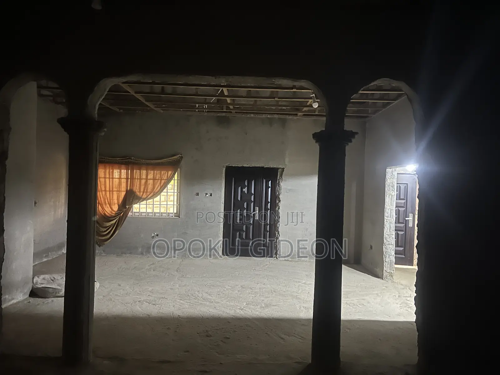5bdrm House in Nsakina, Ablekuma for sale