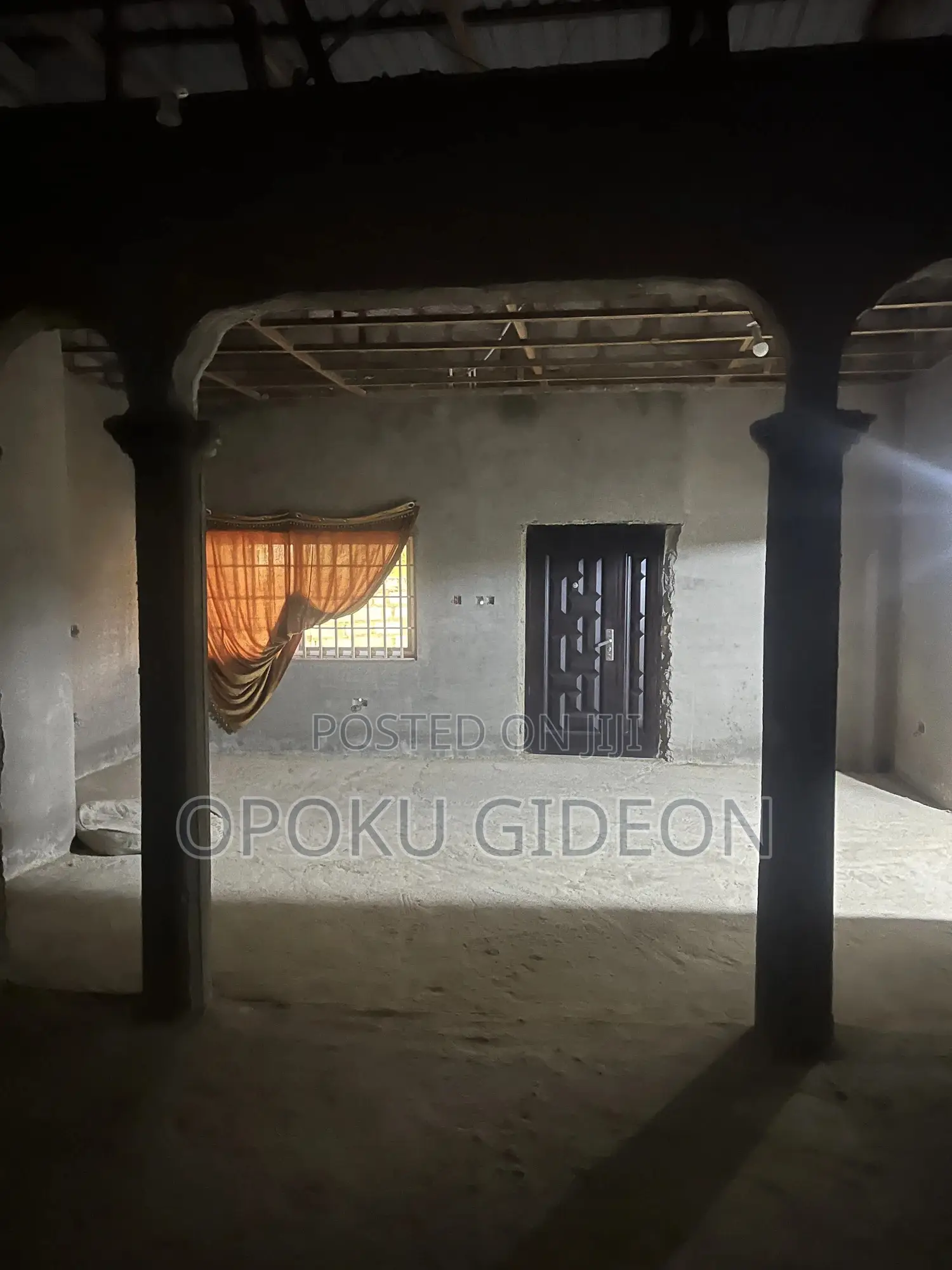 5bdrm House in Nsakina, Ablekuma for sale