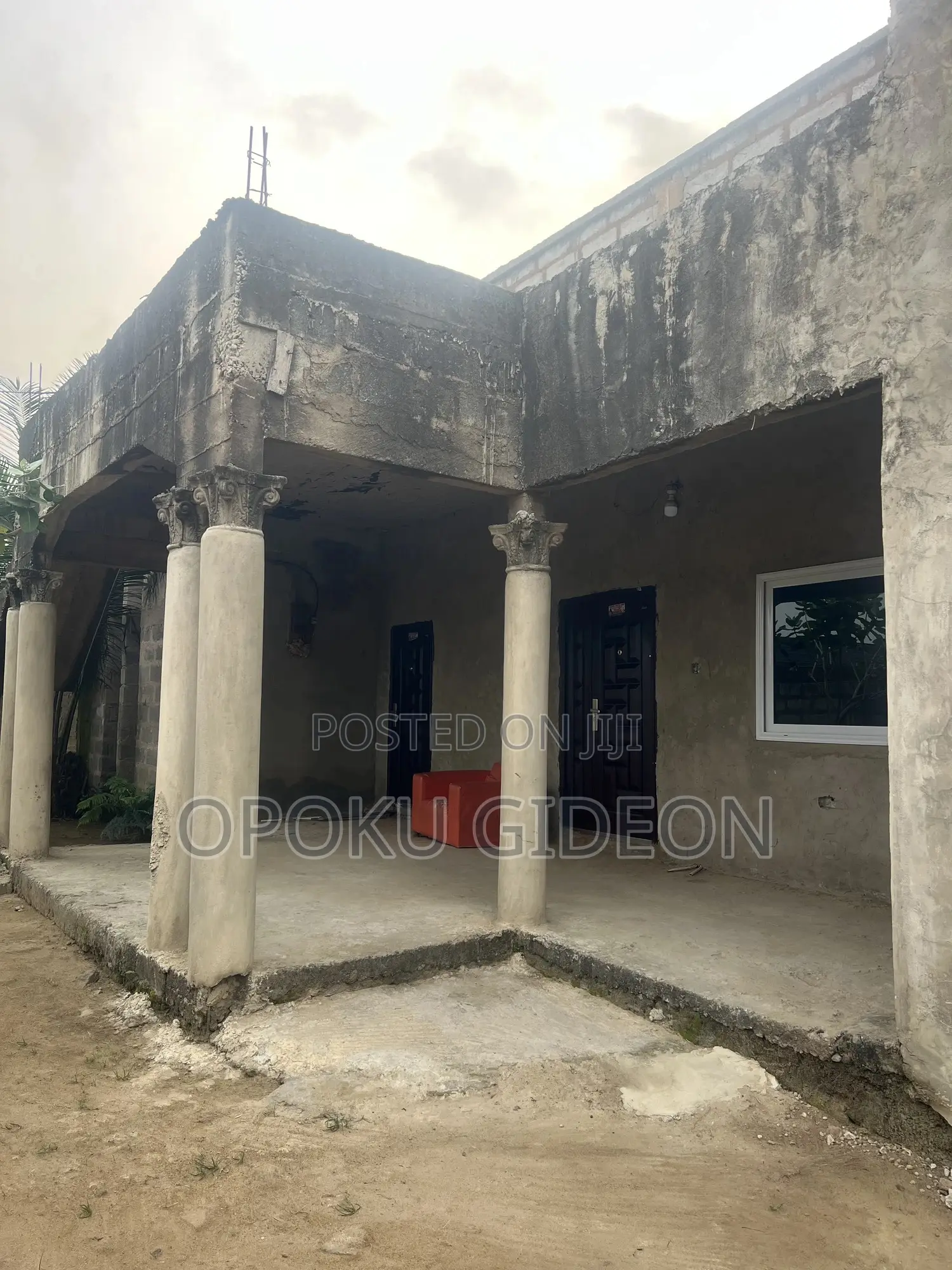 5bdrm House in Nsakina, Ablekuma for sale