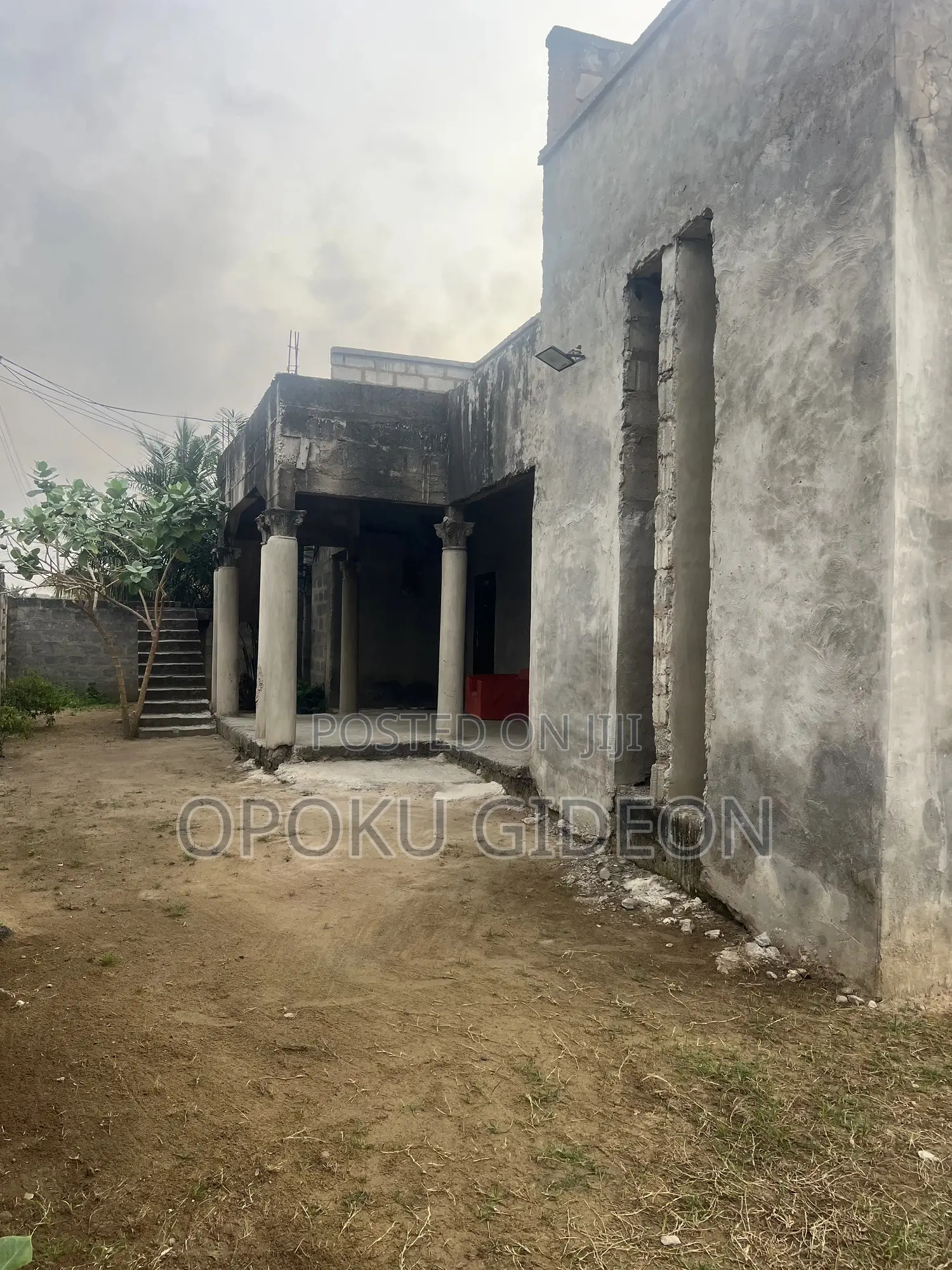 5bdrm House in Nsakina, Ablekuma for sale