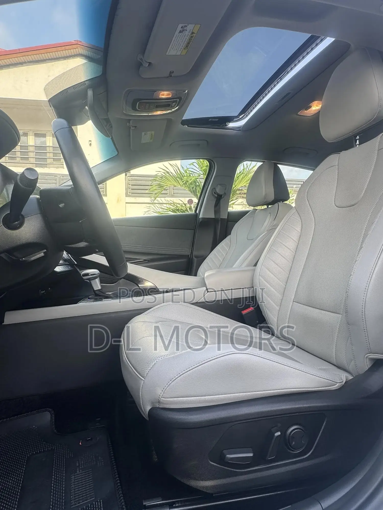 Hyundai Elantra Limited 2023 White