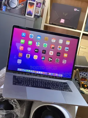 Laptop Apple MacBook Pro 2018 16GB Intel Core I7 SSD 512GB
