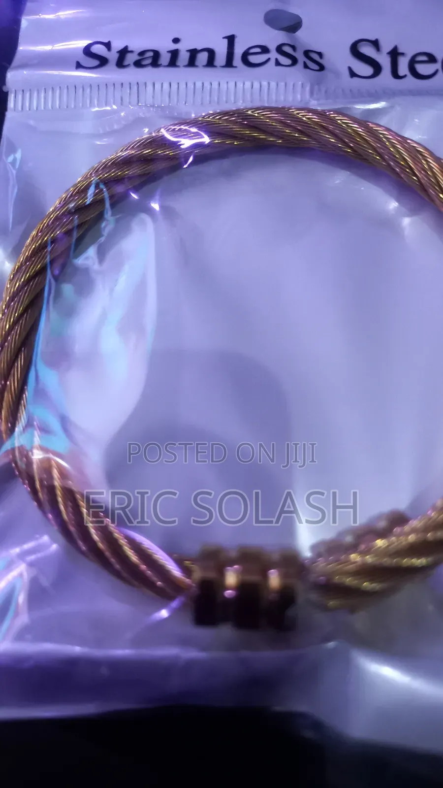 Men Bracelet Comes in Gold Plated, Fits in Every Outfit