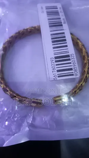 Men Bracelet Comes in Gold Plated, Fits in Every Outfit