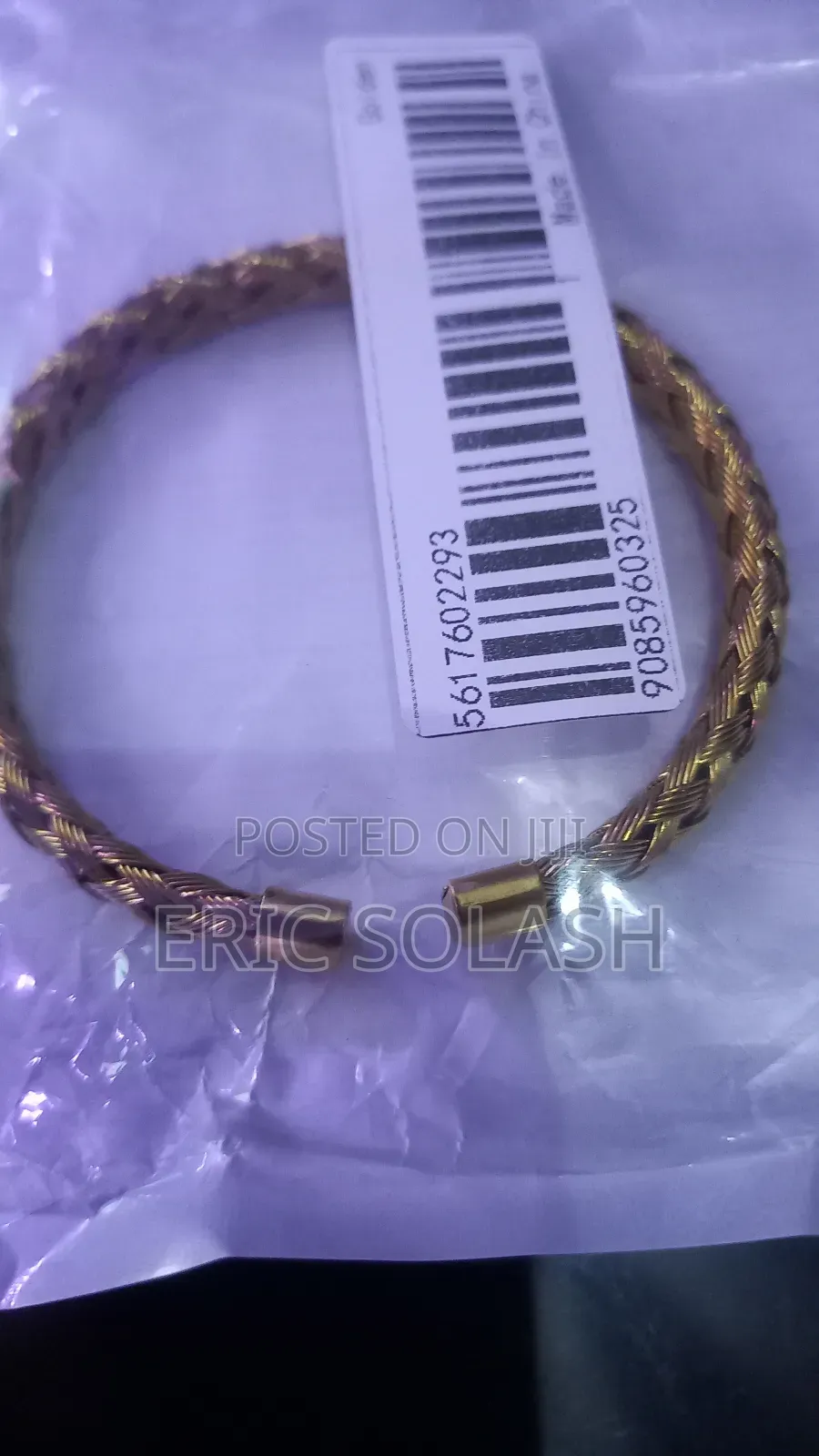 Men Bracelet Comes in Gold Plated, Fits in Every Outfit