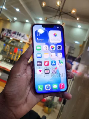 Apple iPhone 13 128 GB Red