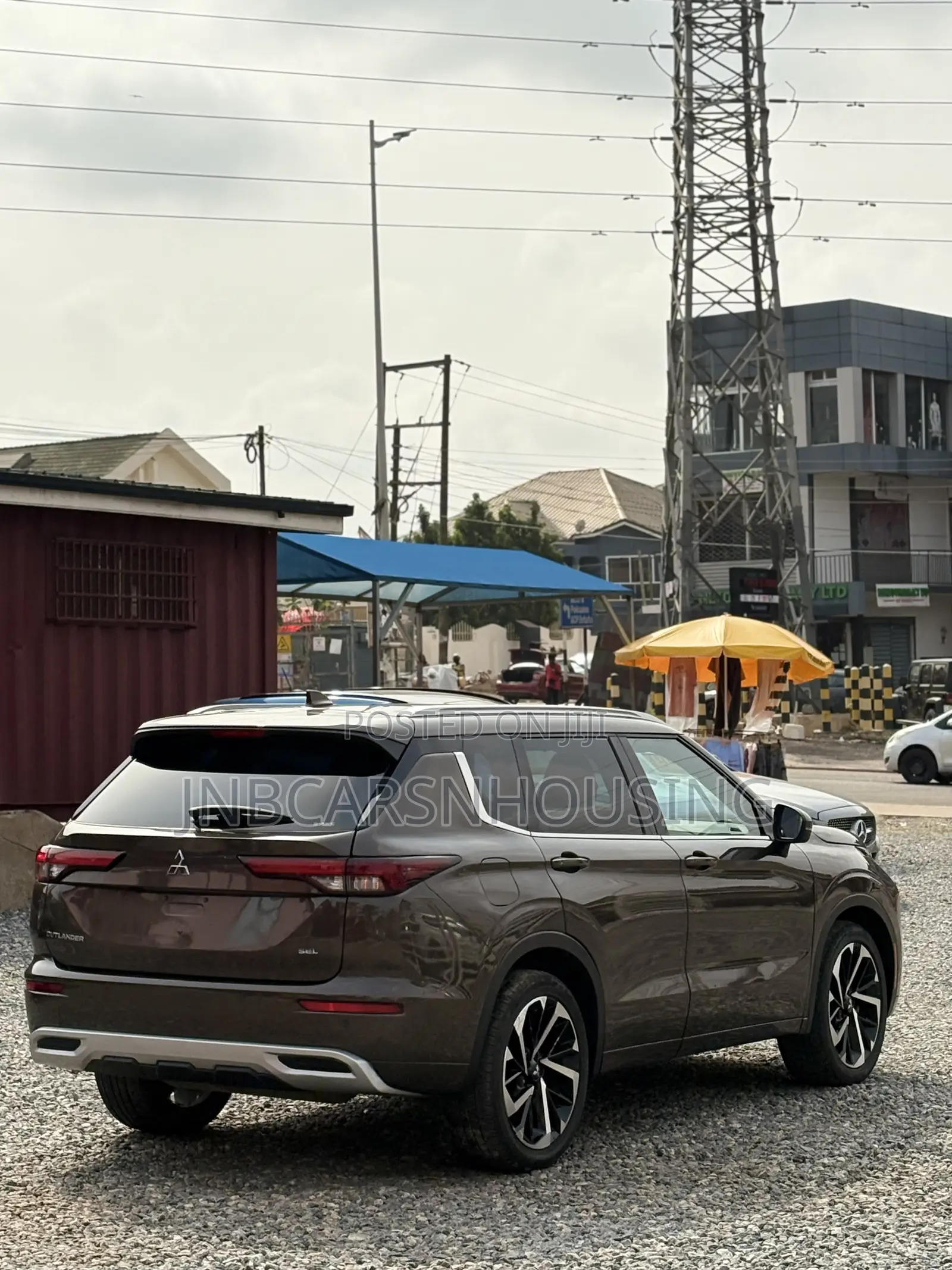 Mitsubishi Outlander SEL Launch Edition 2022 Brown