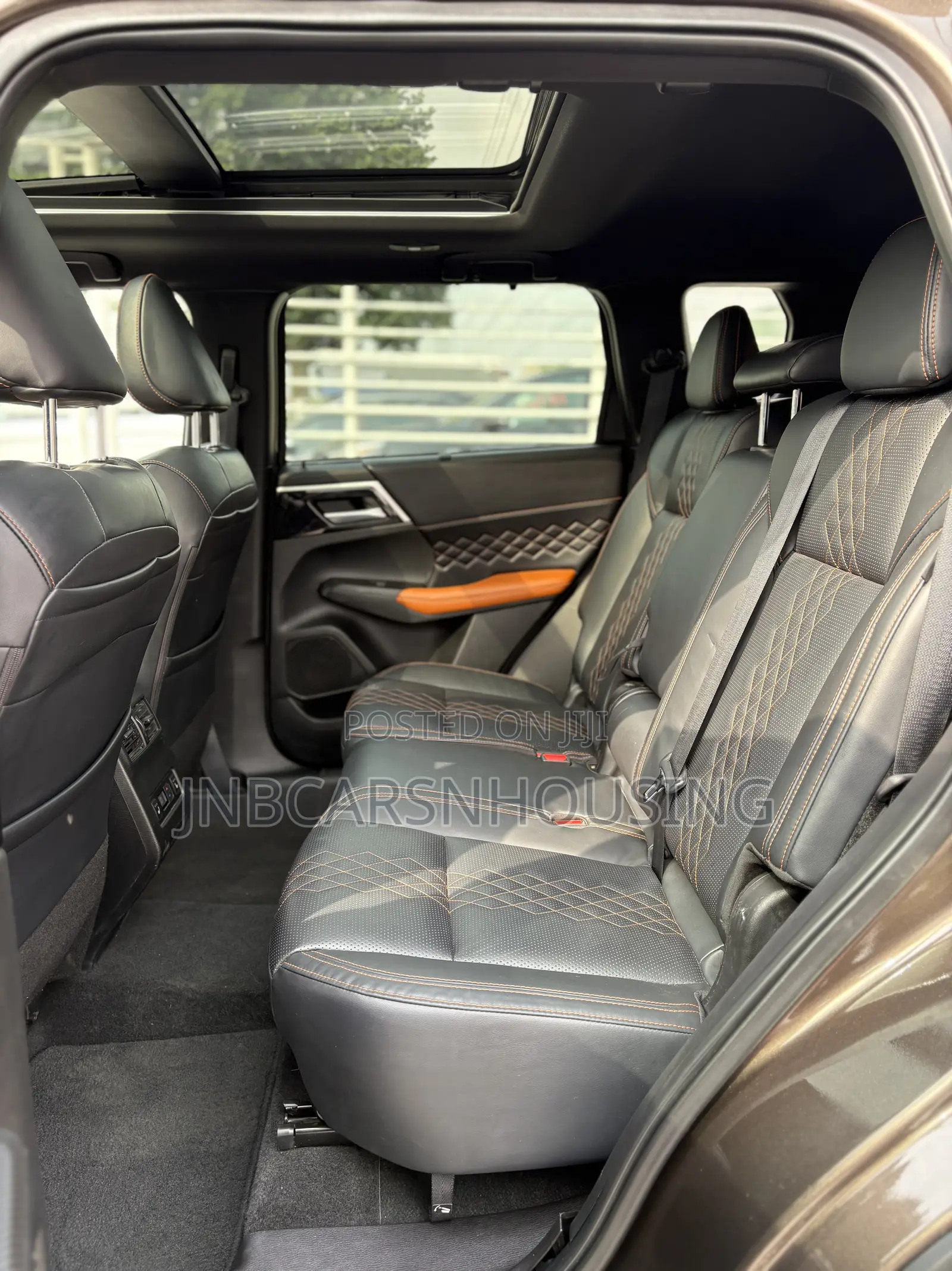 Mitsubishi Outlander SEL Launch Edition 2022 Brown