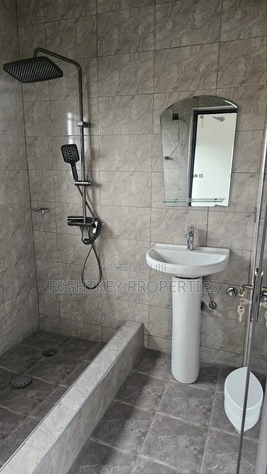 2bdrm Apartment in Asokore Mampong, Kumasi Metropolitan for rent