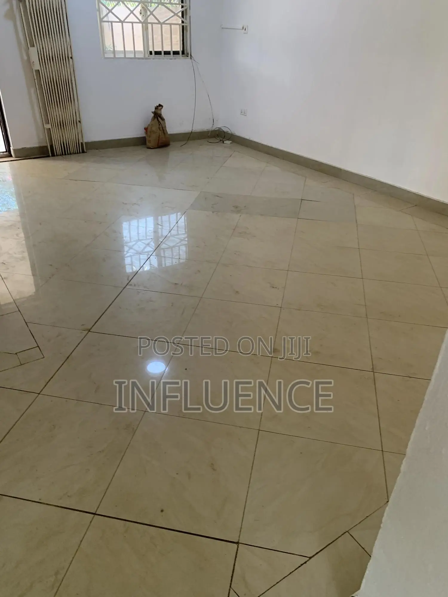 3bdrm House in American House Area, East Legon for sale