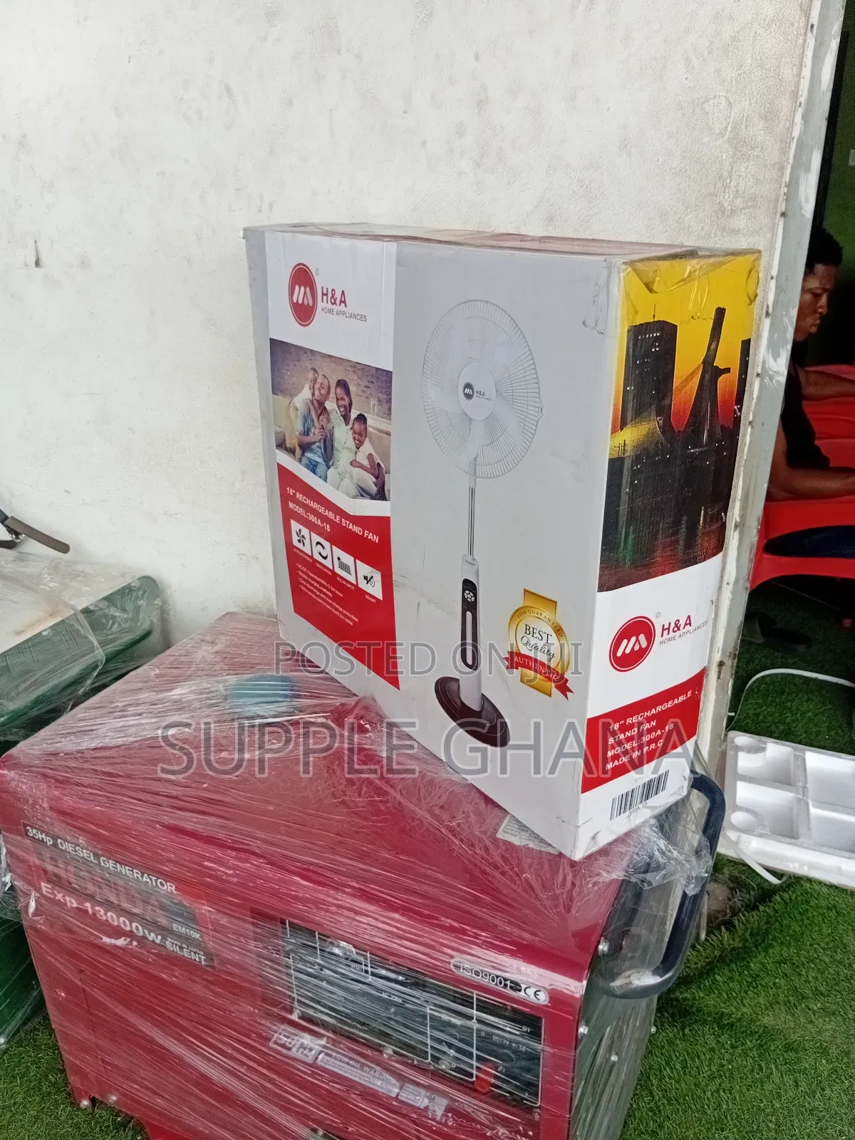 H A18 Battery-Powered Stand Fan – Ideal for Home Office