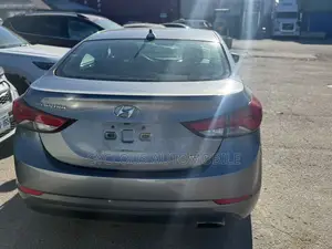Hyundai Elantra Limited Sedan FWD (1.8L 4cyl 6A) 2016 Gray