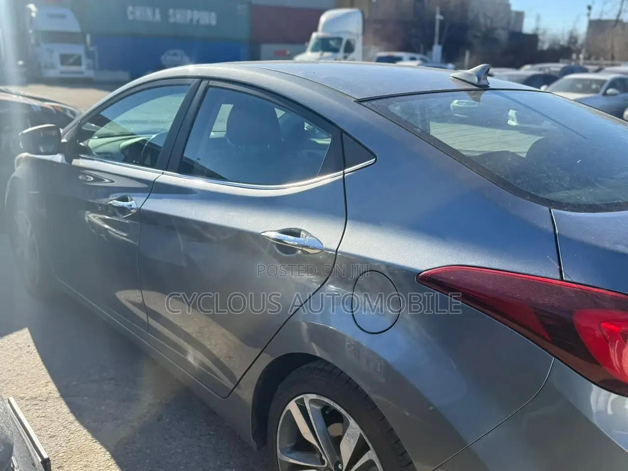 Hyundai Elantra Limited Sedan FWD (1.8L 4cyl 6A) 2016 Gray