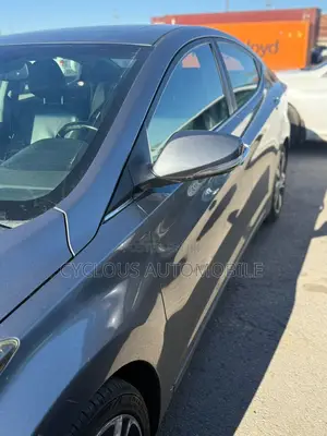 Hyundai Elantra Limited Sedan FWD (1.8L 4cyl 6A) 2016 Gray
