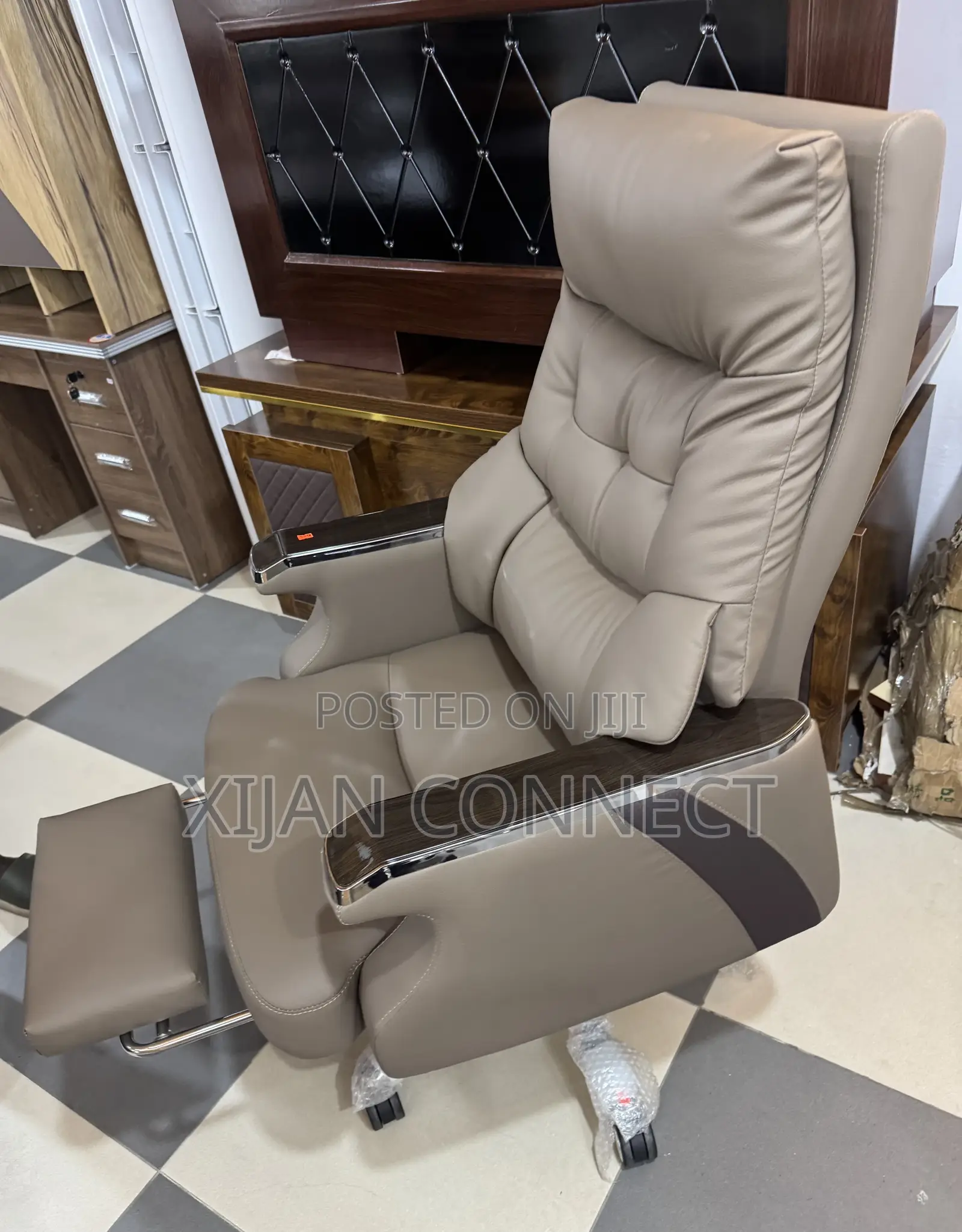 Executive Office Chair / Boss Chair – Very Comfortable Strong