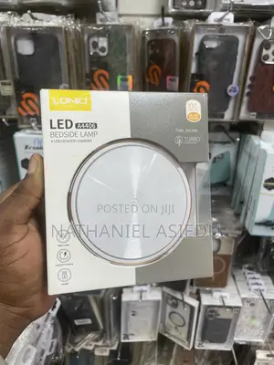 Ldnio Led A4406 Bedside Lamp With a 4-Port Usb Desktop Charger.