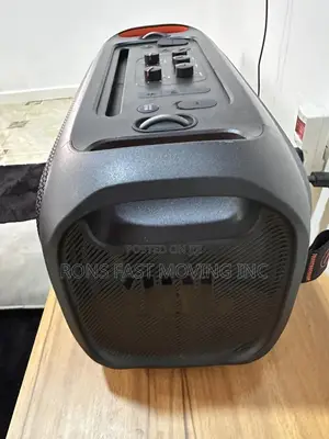 JBL Partybox on the Go Essential