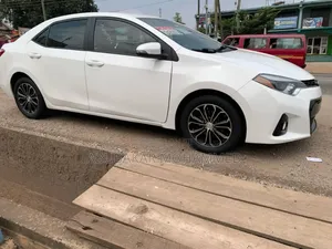 Toyota Corolla 2016 White