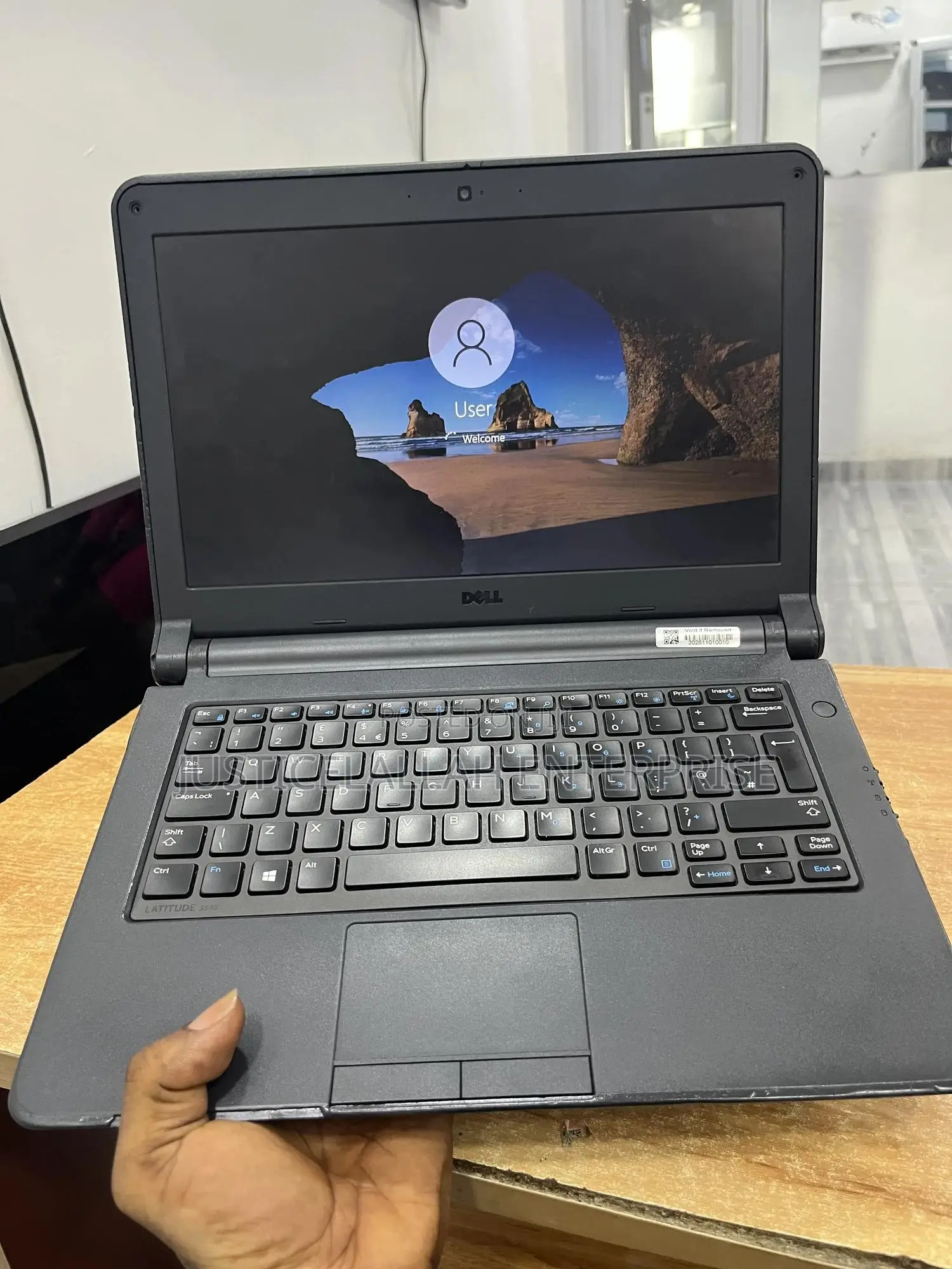 Laptop Dell Latitude 3350 4GB Intel HDD 320GB