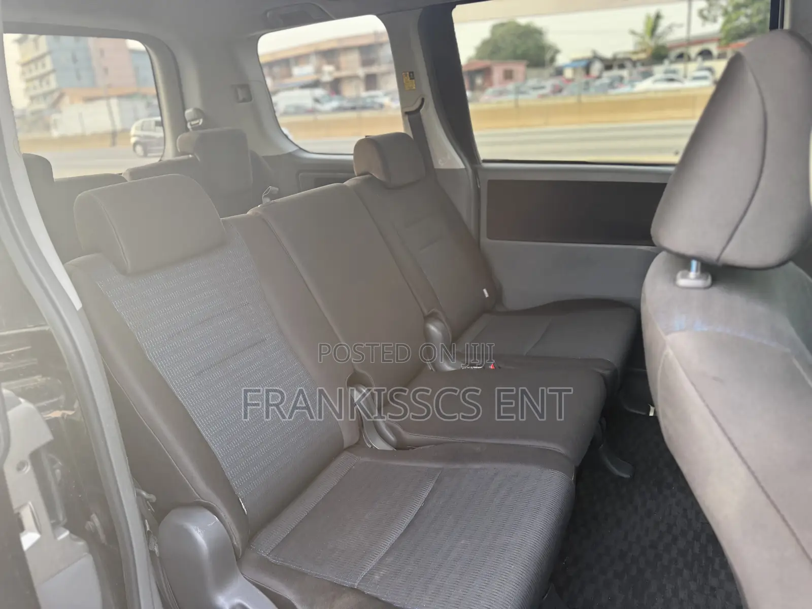 Toyota HiAce 2011 Black