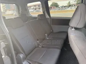 Toyota HiAce 2011 Black