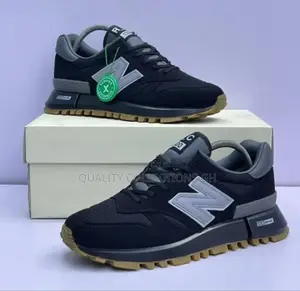 New Balance Pure