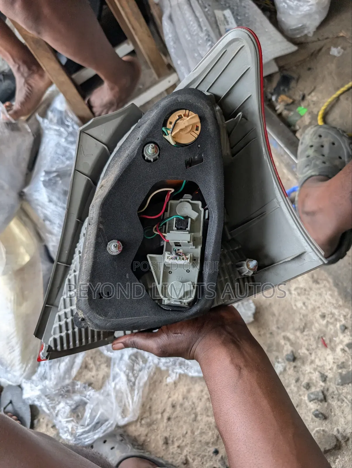 Toyota Vitz 2009,2010 Tail Light/ Taillight Bulb