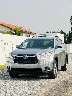Toyota Highlander LE Plus V6 4x4 (3.5L 6cyl 6A) 2016 Silver