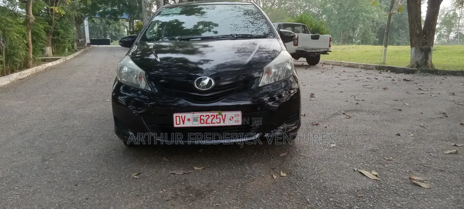 Toyota Vitz 1.3 FWD 5dr 2013 Purple