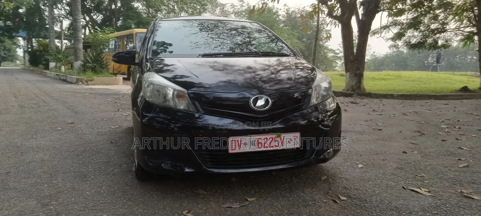 Toyota Vitz 1.3 FWD 5dr 2013 Purple