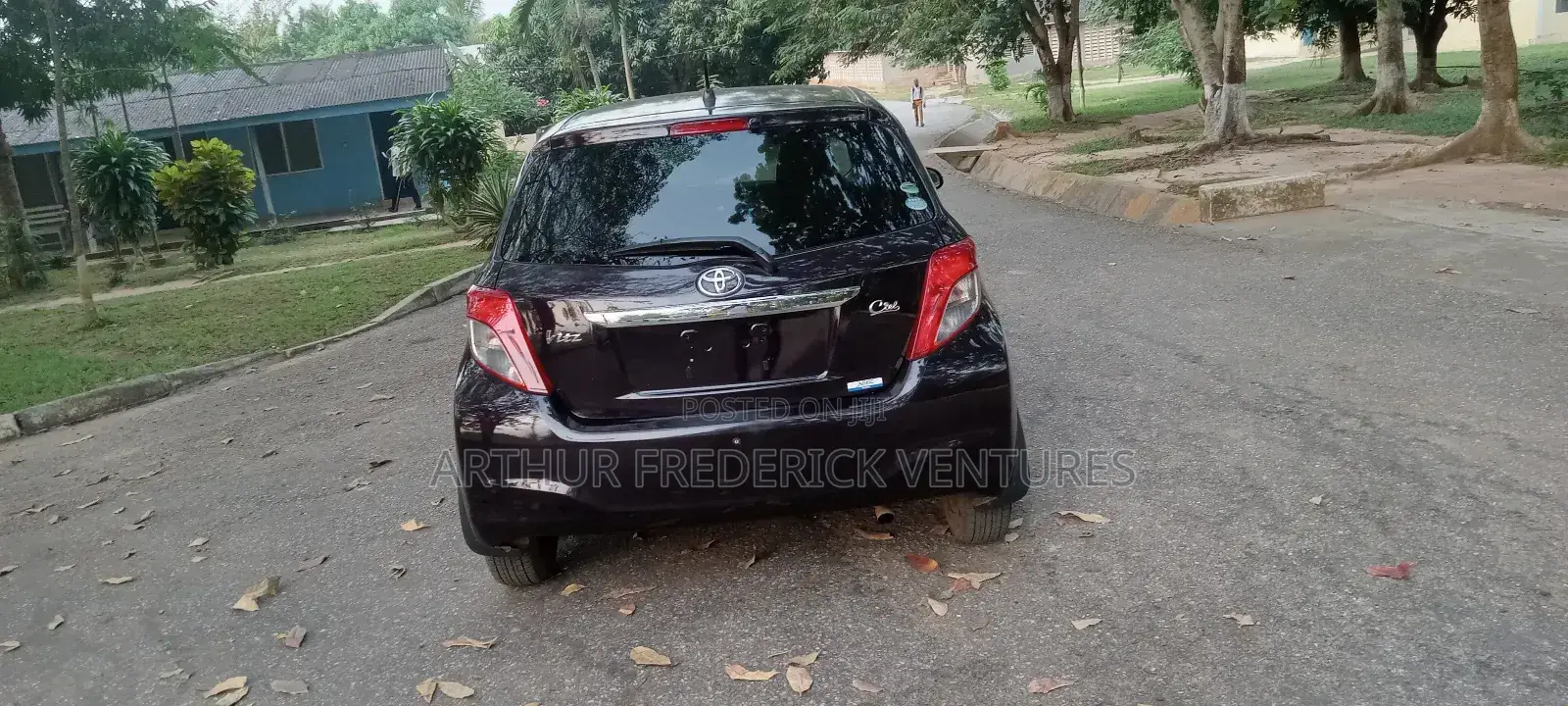 Toyota Vitz 1.3 FWD 5dr 2013 Purple