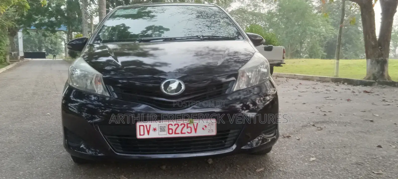 Toyota Vitz 1.3 FWD 5dr 2013 Purple