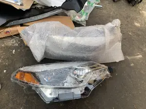 Toyota Corolla 2014,2015,2016 Headlight Pair