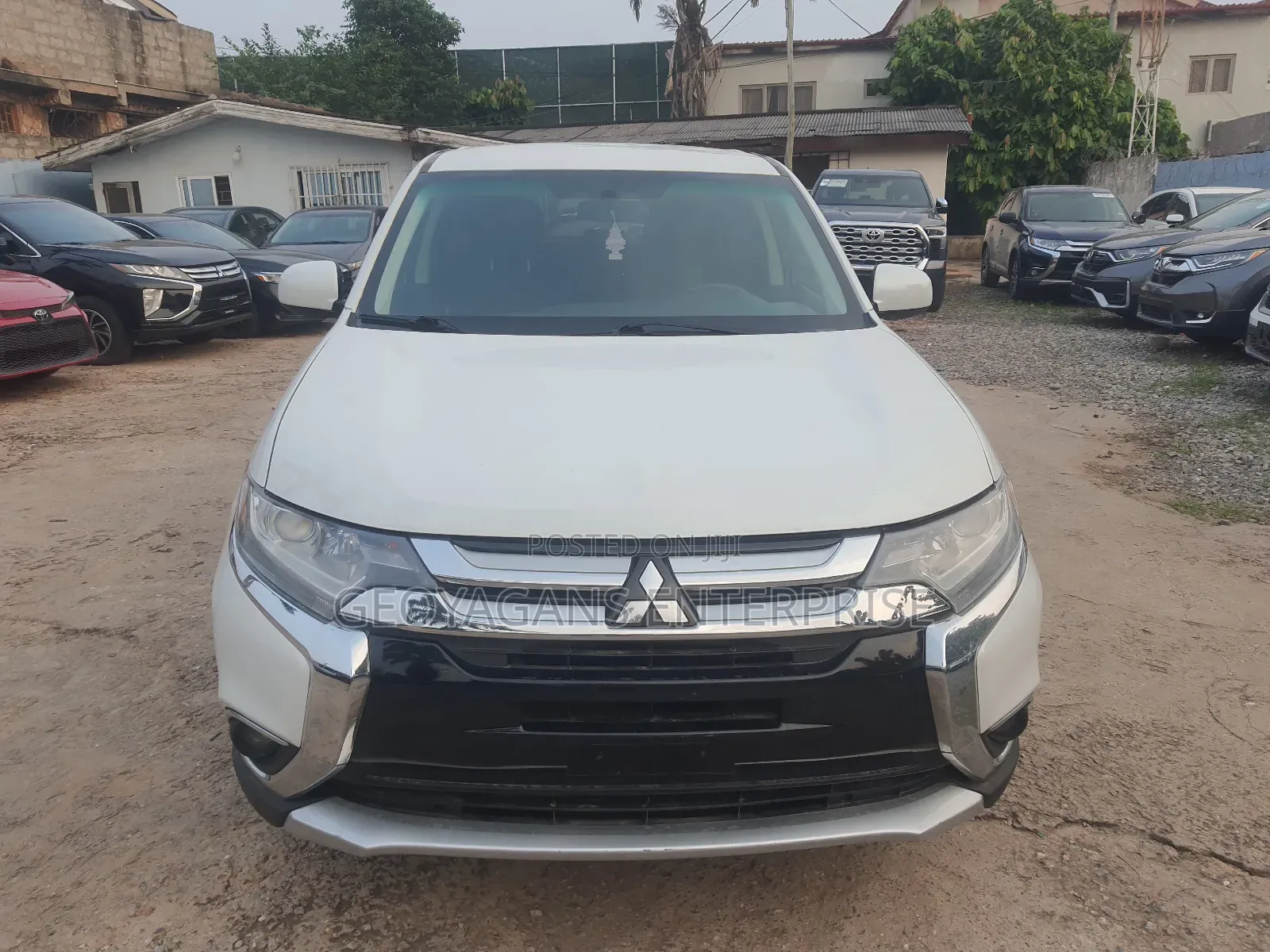 Mitsubishi Outlander SE FWD 2017 White