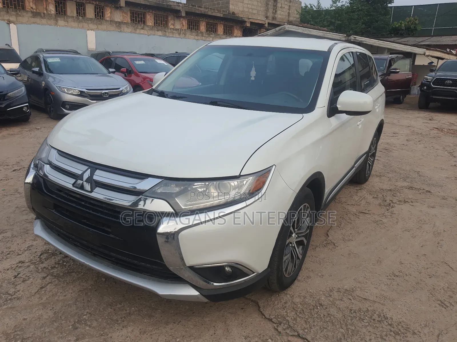 Mitsubishi Outlander SE FWD 2017 White