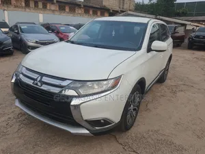 Mitsubishi Outlander SE FWD 2017 White