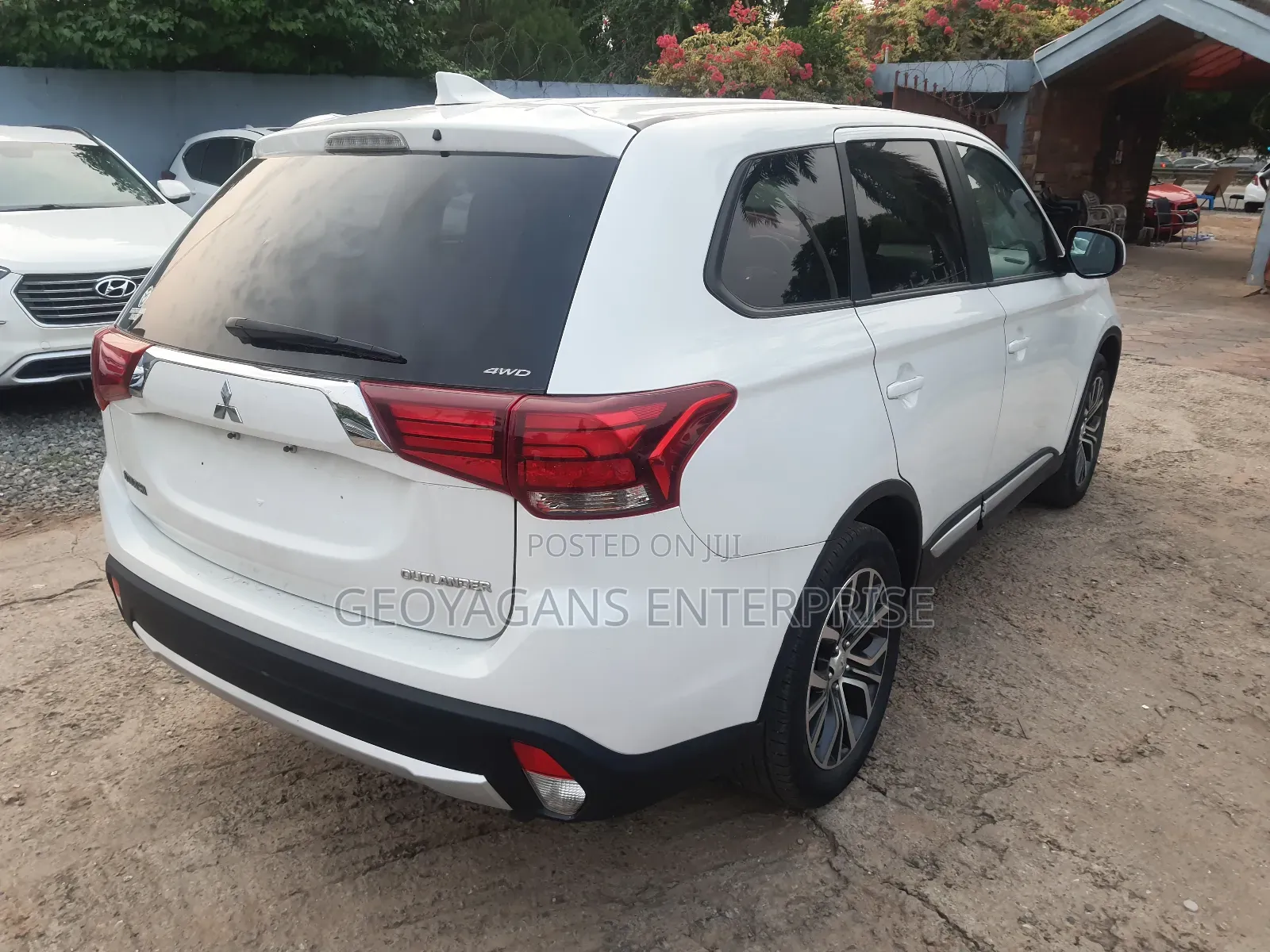 Mitsubishi Outlander SE FWD 2017 White