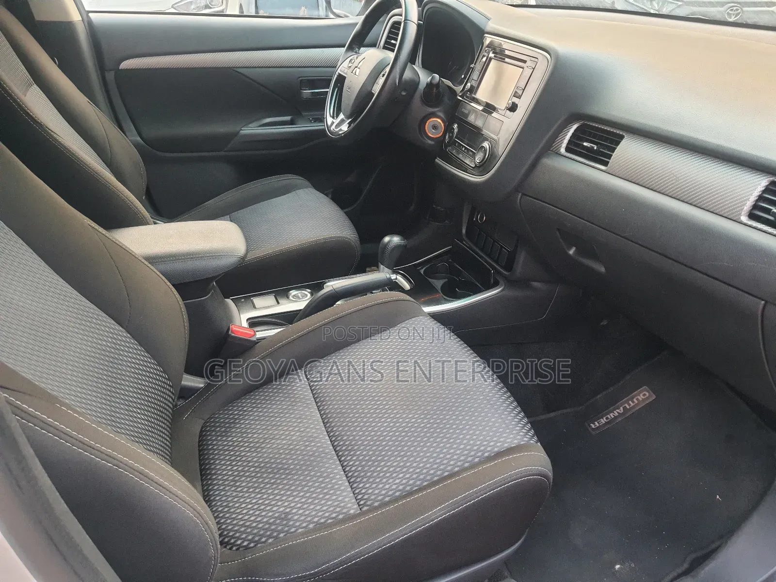 Mitsubishi Outlander SE FWD 2017 White