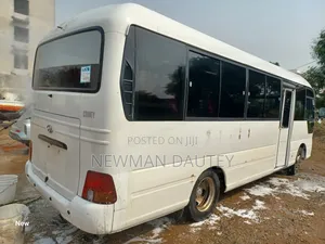 Hyundai County 2014 White