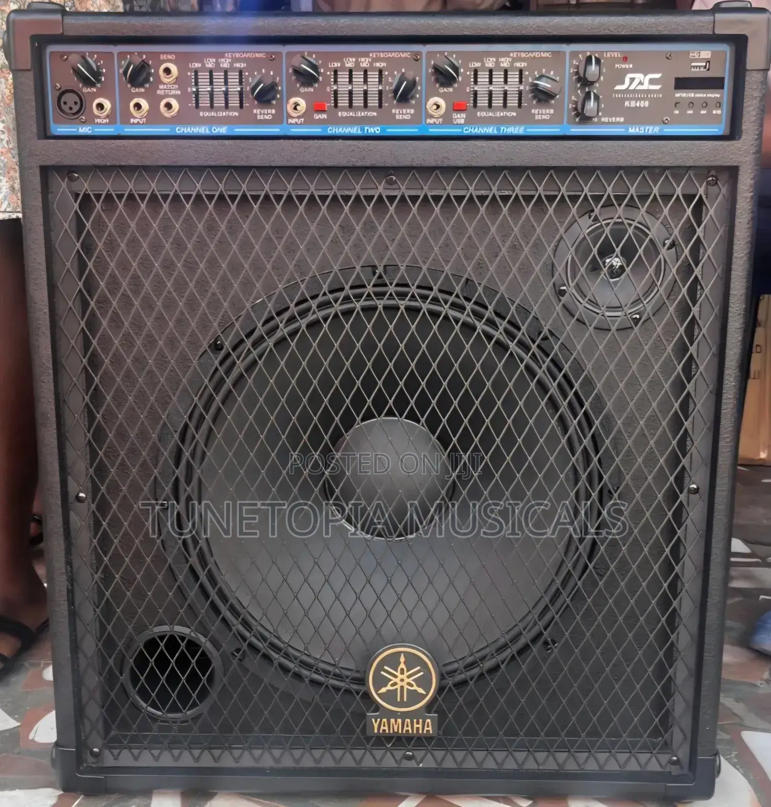 Yamaha Kb400 Keyboard Combo Amplifier.