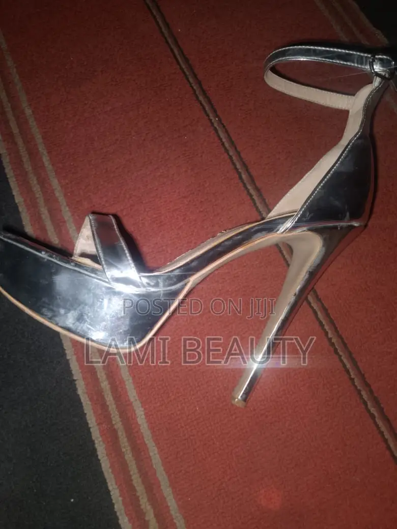 Silver High Plat Form Sandals Balanced And Comfortable Size 40 280g