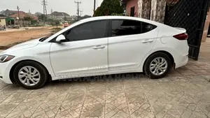 Hyundai Elantra SE 2018 White