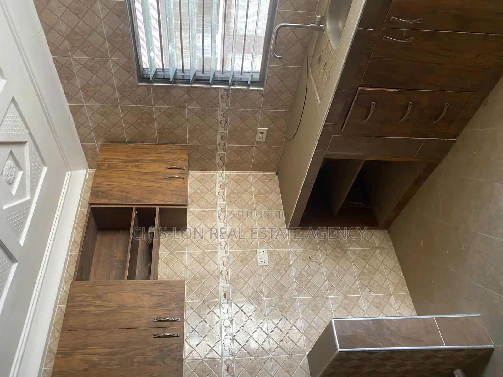 3bdrm House in Adam Nana Obom Road for rent