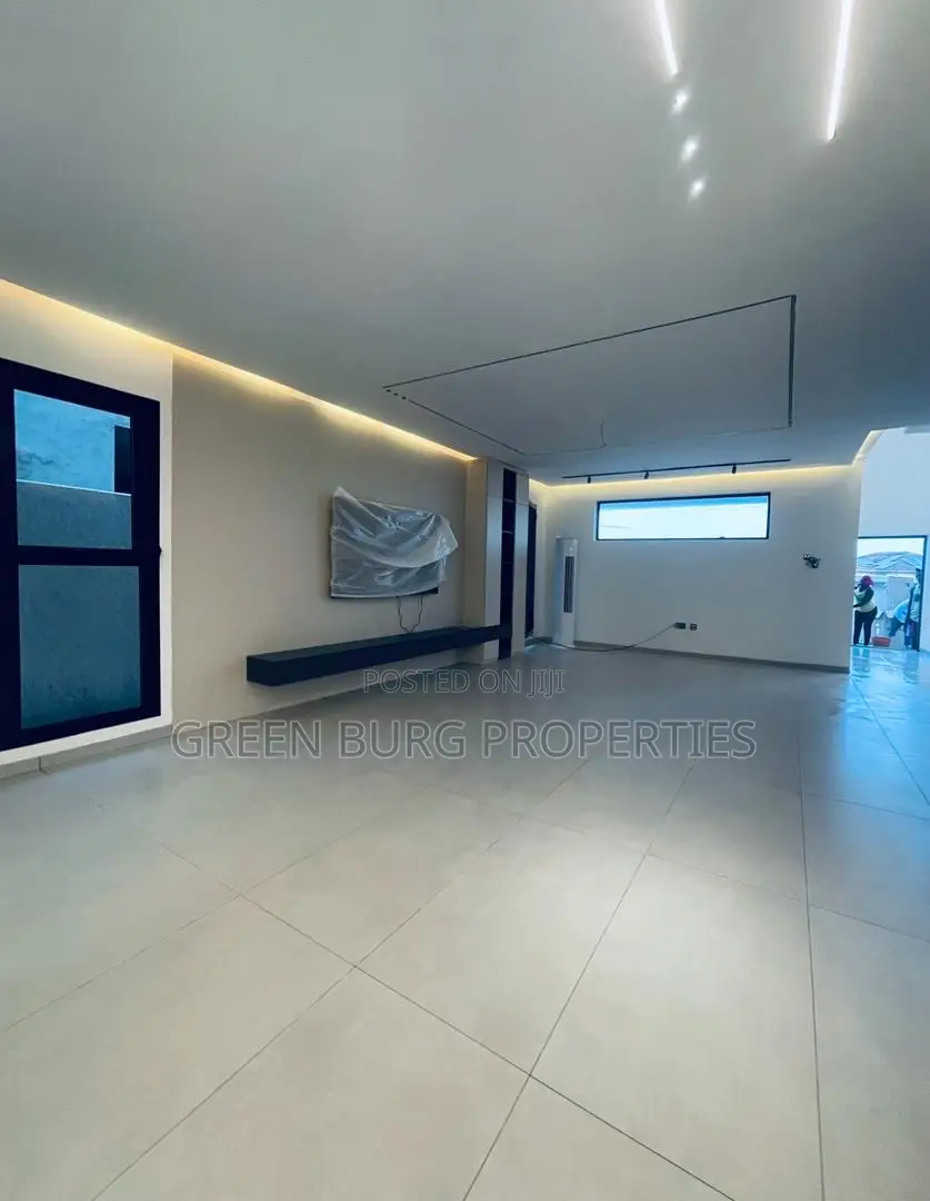 5bdrm House in East Legon for sale