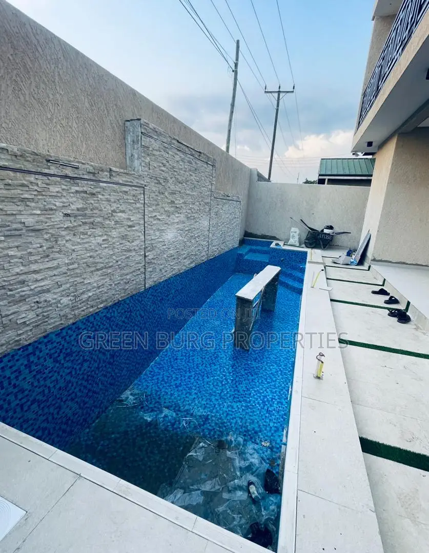 5bdrm House in East Legon for sale