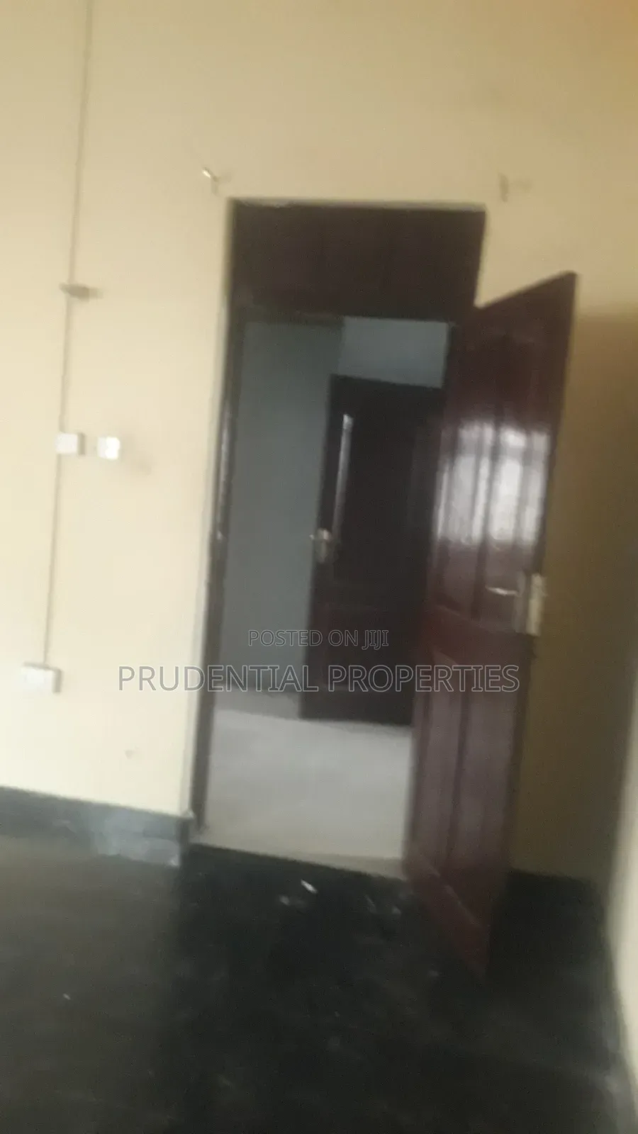 3bdrm House in Kokomlemle for rent
