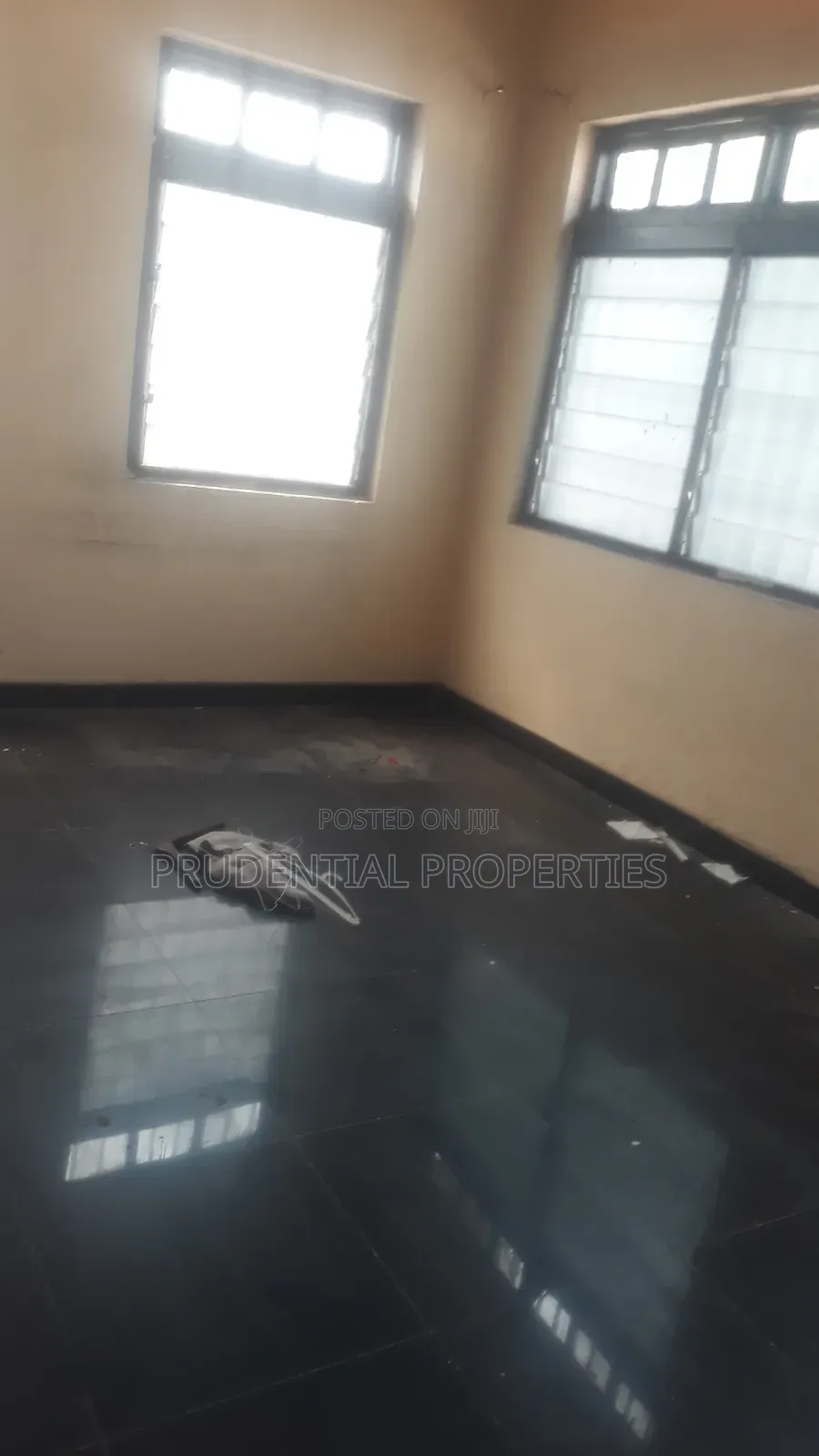 3bdrm House in Kokomlemle for rent