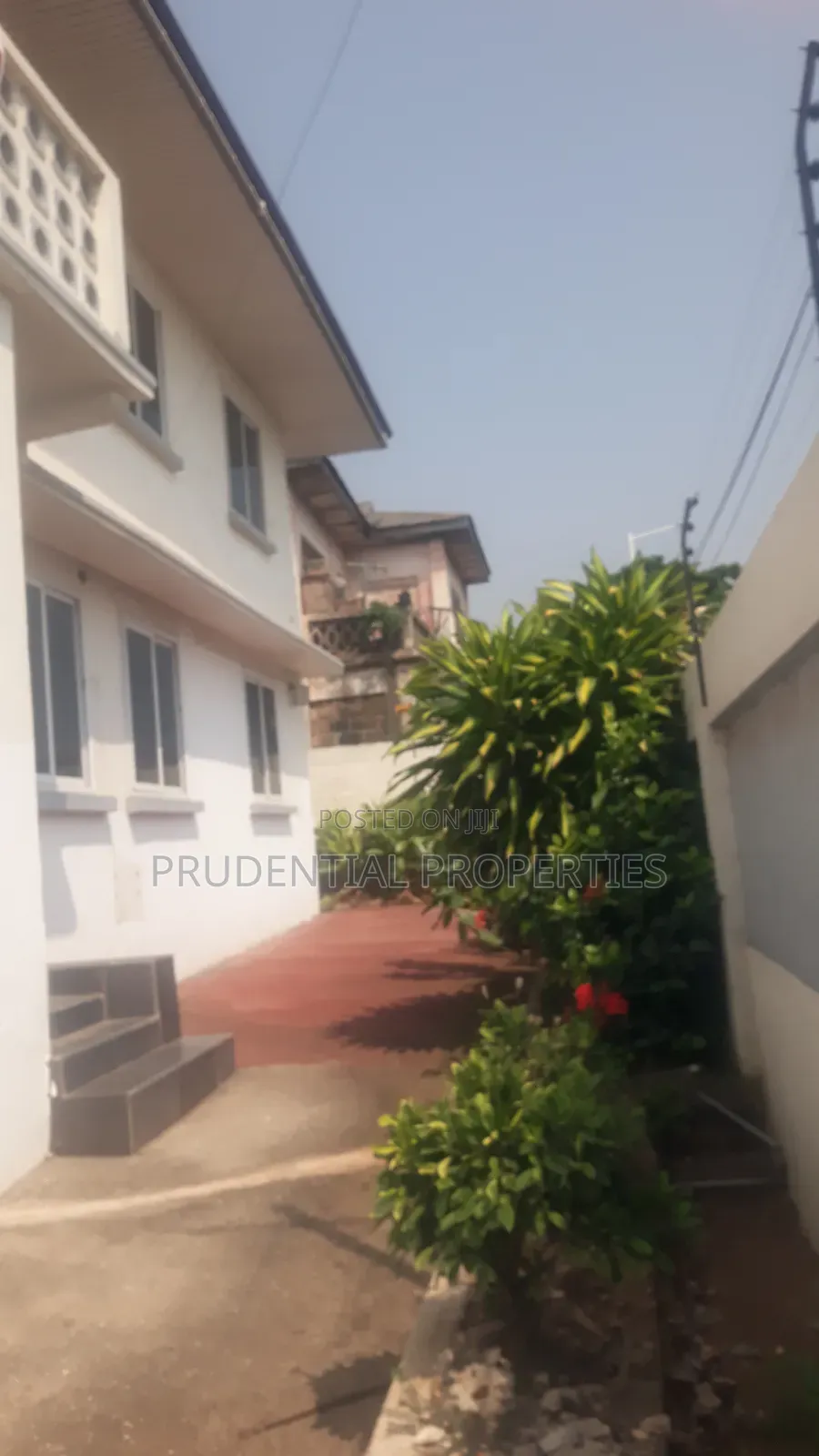 8bdrm House in Kokomlemle for rent